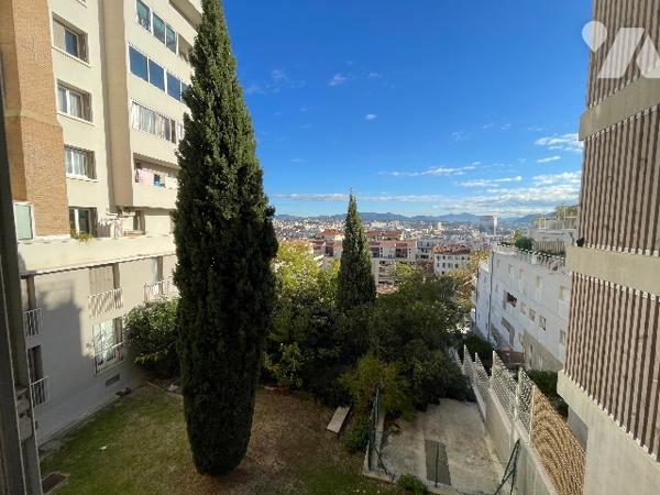 T3 MARSEILLE 13006 VAUBAN REZ-DE-CHAUSSEE  62M²
