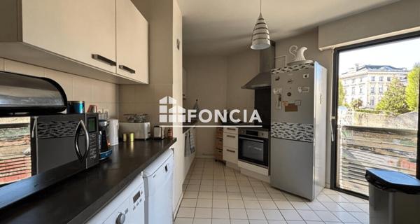 À vendre Appartement 3 pièces 80.39 m² - Pau 64000