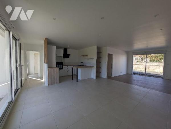 EXCLUSIVITÉ - LES HERBIERS - Découvrez ce plain-pied refait à neuf en 2025 à proximité immédiat...