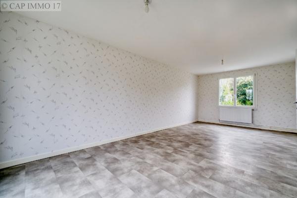 Maison de 83 m² en vente à SECTEUR SURGERES