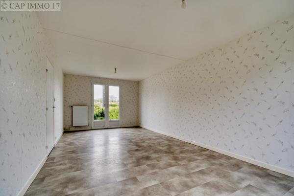 Maison de 83 m² en vente à SECTEUR SURGERES