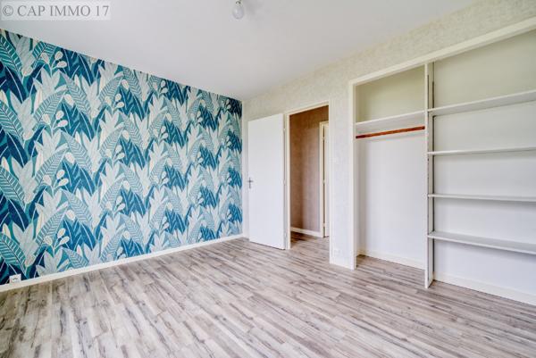 Maison de 83 m² en vente à SECTEUR SURGERES
