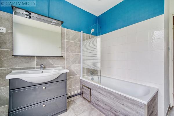 Maison de 83 m² en vente à SECTEUR SURGERES