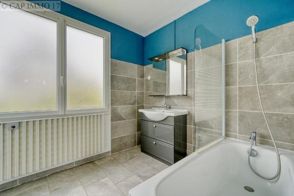 Maison de 83 m² en vente à SECTEUR SURGERES
