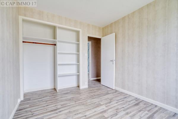 Maison de 83 m² en vente à SECTEUR SURGERES