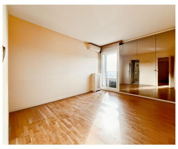 Jouy-en-Josas (78350) Appartement de 108 m2 -Balcon, vue dégagée, Parking inclus