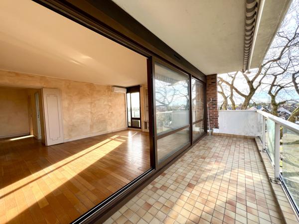 Jouy-en-Josas (78350) Appartement de 108 m2 -Balcon, vue dégagée, Parking inclus