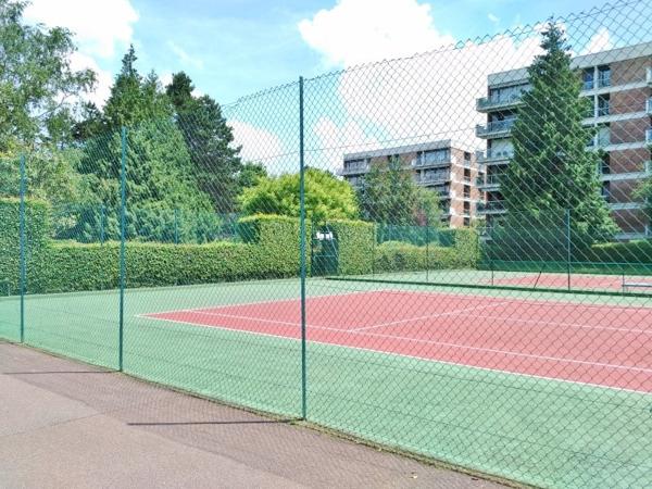 Jouy-en-Josas (78350) Appartement de 108 m2 -Balcon, vue dégagée, Parking inclus