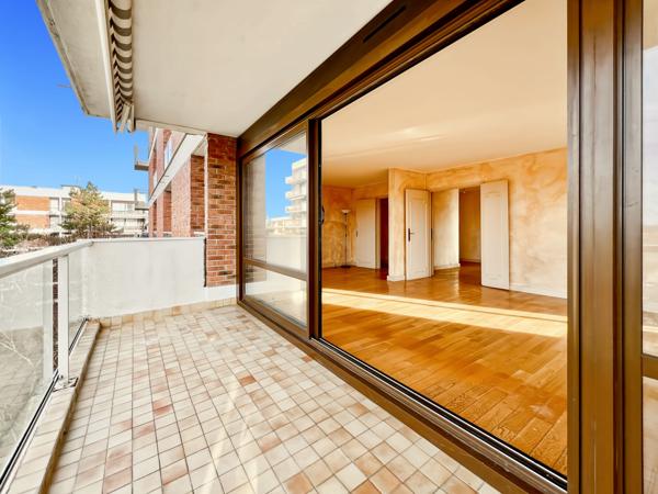 Jouy-en-Josas (78350) Appartement de 108 m2 -Balcon, vue dégagée, Parking inclus