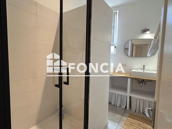 Location Appartement 3 pièces 86.7 m² - 7-9-11 PLACE ST PIERRE Saumur 49400