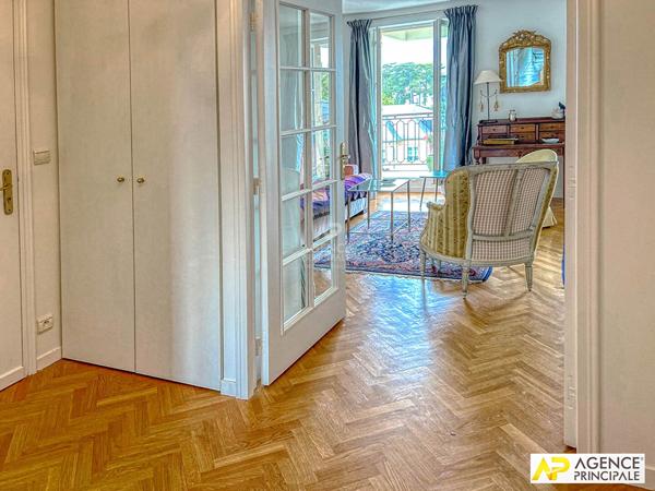 Versailles Notre-Dame Parc Appartement 2 pièces 51.68 m² au sol / 50.63 m² carrez 585 000 € **  - Référence  28078