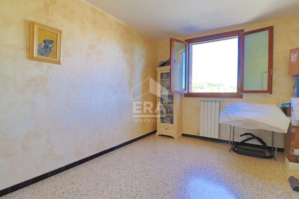 Appartement à vendre Marseille 13013 4/5 pièces Spacieux Saint-Mitre  Château Gombert traversant lumineux parking privatif  calme cave