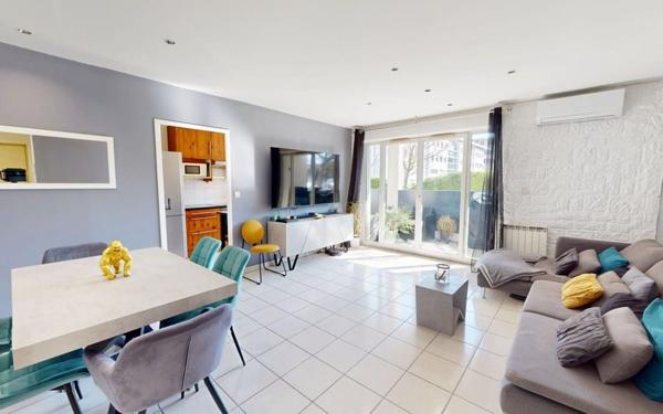 Appartement à vendre    4 pièces • 74,48 m2 Vaulx-en-Velin