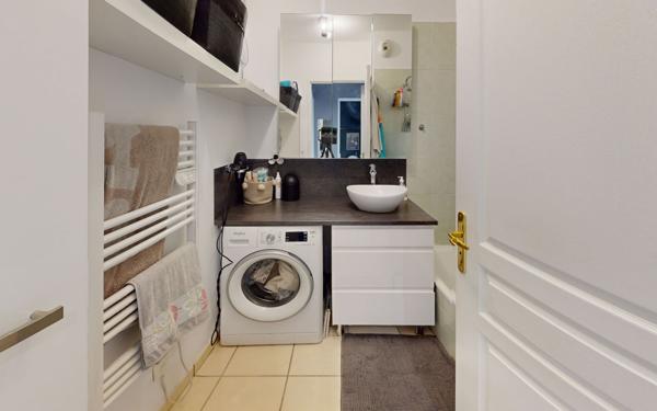 Appartement à vendre    4 pièces • 74,48 m2 Vaulx-en-Velin