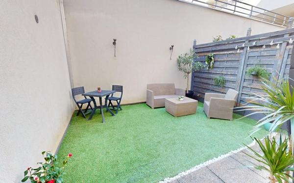 Appartement à vendre    4 pièces • 74,48 m2 Vaulx-en-Velin