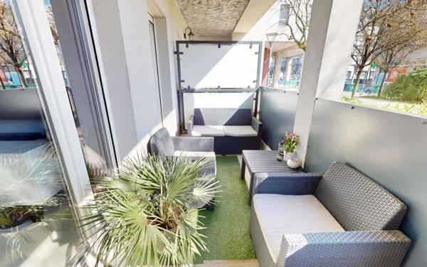 Appartement à vendre    4 pièces • 74,48 m2 Vaulx-en-Velin