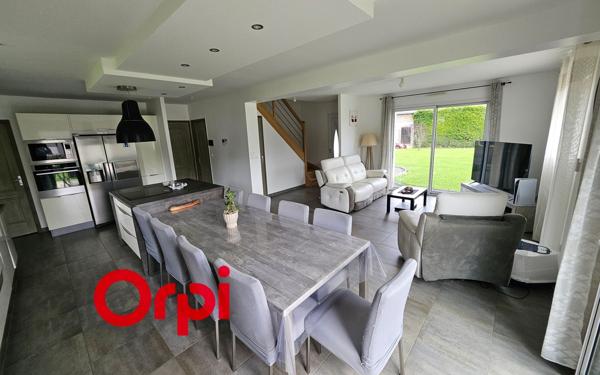 Maison à vendre    5 pièces •  Bernay