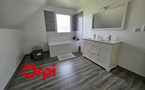Maison à vendre    5 pièces •  Bernay