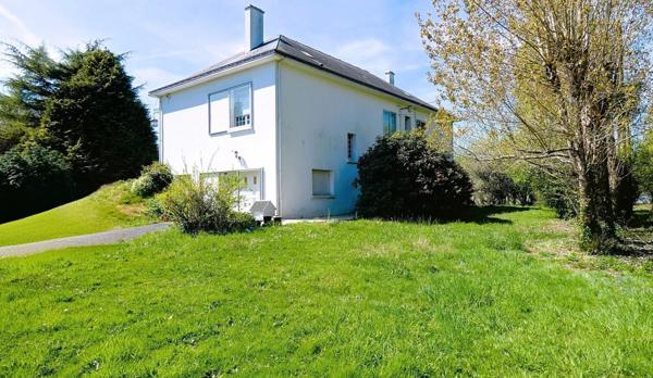 TREILLIERES - PARC ABORE AVEC ARBRES CENTENAIRES -