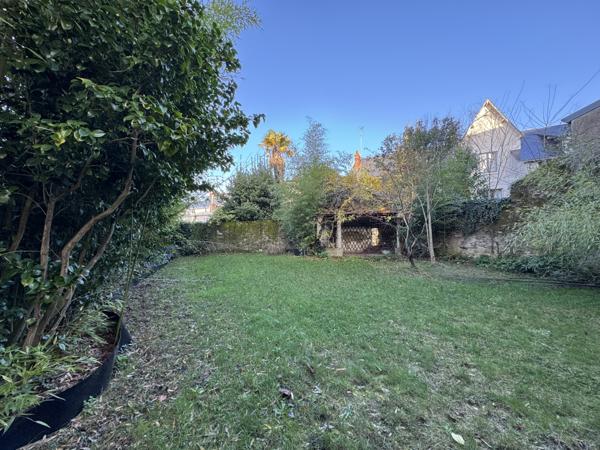 Maison  8 pièce(s)  5 chambre(s)  171.05 m²