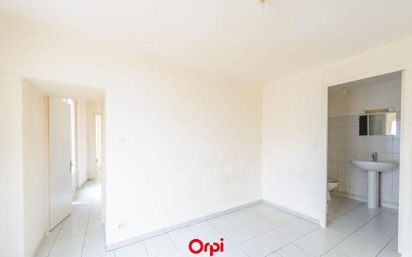 Maison à vendre    5 pièces •  Surgères