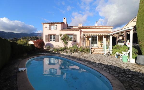 Maison à vendre    5 pièces •  Contes