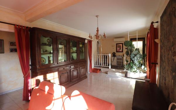 Maison à vendre    5 pièces •  Contes