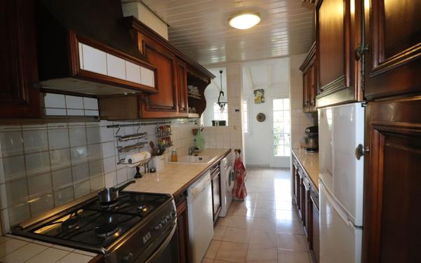 Maison à vendre    5 pièces •  Contes