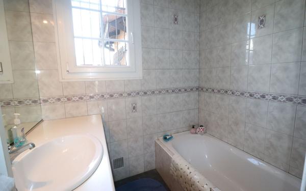 Maison à vendre    5 pièces •  Contes