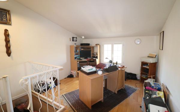 Maison à vendre    5 pièces •  Contes