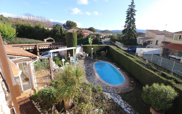 Maison à vendre    5 pièces •  Contes