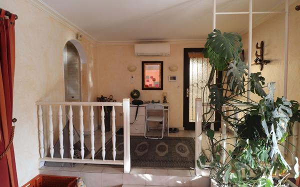 Maison à vendre    5 pièces •  Contes