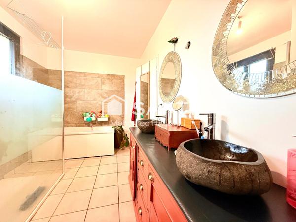 Maison 105 m2, avec jardin, 3 chambres  et bureau