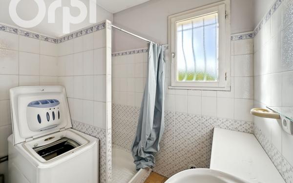 Maison à louer    3 pièces •  Vogüé