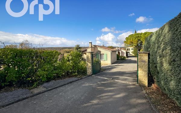 Maison à louer    3 pièces •  Vogüé