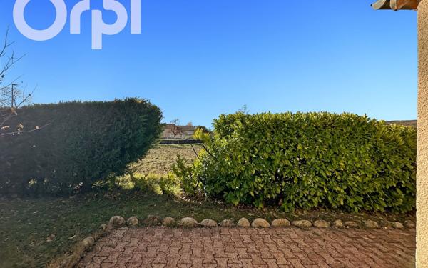 Maison à louer    3 pièces •  Vogüé