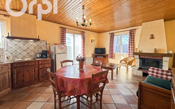 Maison à louer    3 pièces •  Vogüé