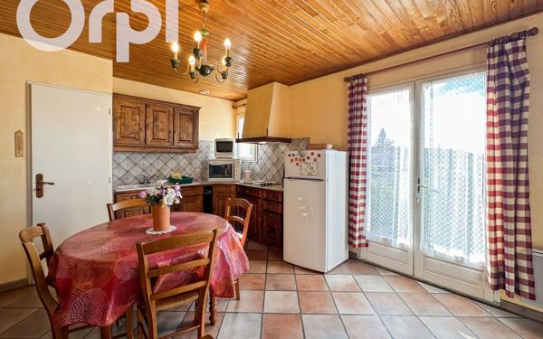 Maison à louer    3 pièces •  Vogüé