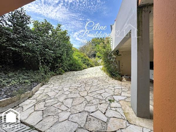 T3 lumineux avec grand balcon vitré – Petite copropriété – Keruscun