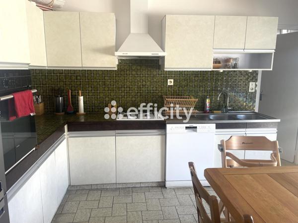 Maison
         5 pièces
        - 121 m² 399 000 € *