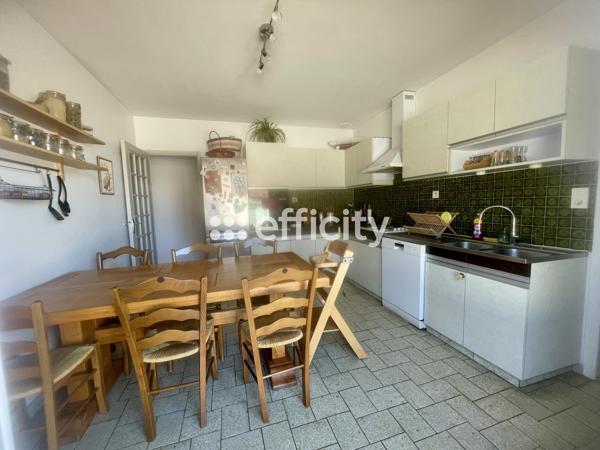 Maison
         5 pièces
        - 121 m² 399 000 € *