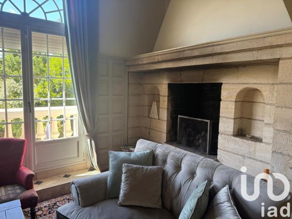 Demeure 8 pièces de 400 m² à Buc (78530)