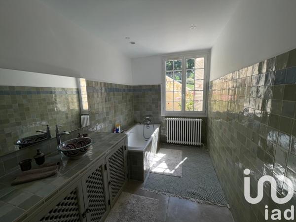 Demeure 8 pièces de 400 m² à Buc (78530)