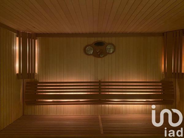 Demeure 8 pièces de 400 m² à Buc (78530)