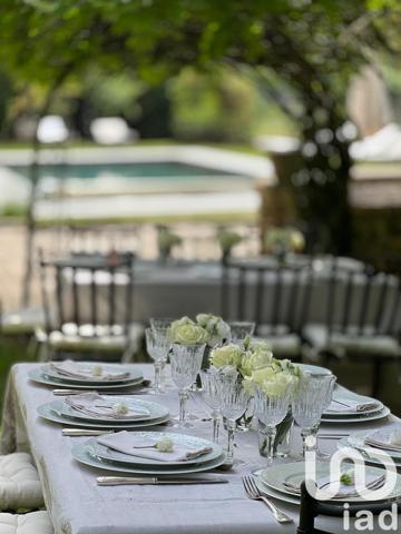 Demeure 8 pièces de 400 m² à Buc (78530)