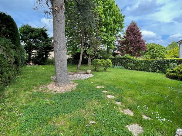 Exclusivité - Maison  4 chambres dont 1 en rdc dans un quartier prisé avec vue sur Loire  à Chateauneuf Sur Loire