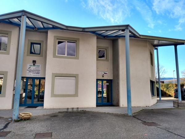 Dpt Savoie (73), à louer CHALLES LES EAUX bureau 12 m²