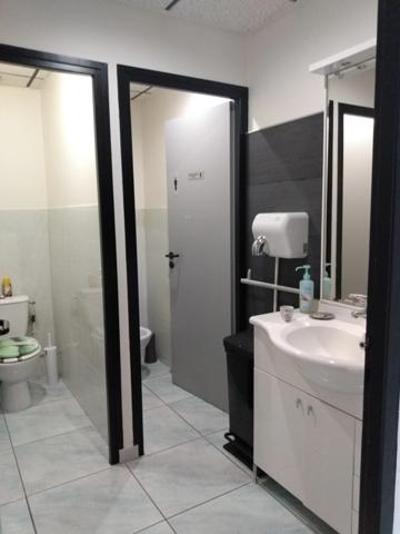 Dpt Savoie (73), à louer CHALLES LES EAUX bureau 12 m²