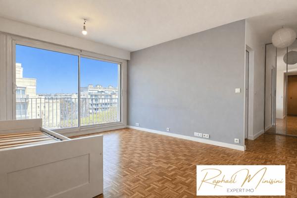 Versailles (78000) T2 44,12 m² – Exposition Ouest, très lumineux – Balcon 11 m² – Ascenseur cave parking