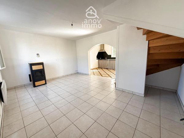 Maison
                                                                                                                                                                                                                                                                                                                        5 pièce(s)                                                                                                                                                                                                          3 chambre(s)                                                                                                                                                                                                          81  m²
